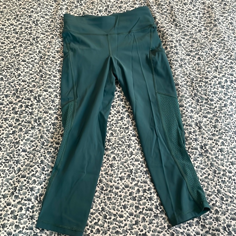 LULULEMON 3/4 length leggings